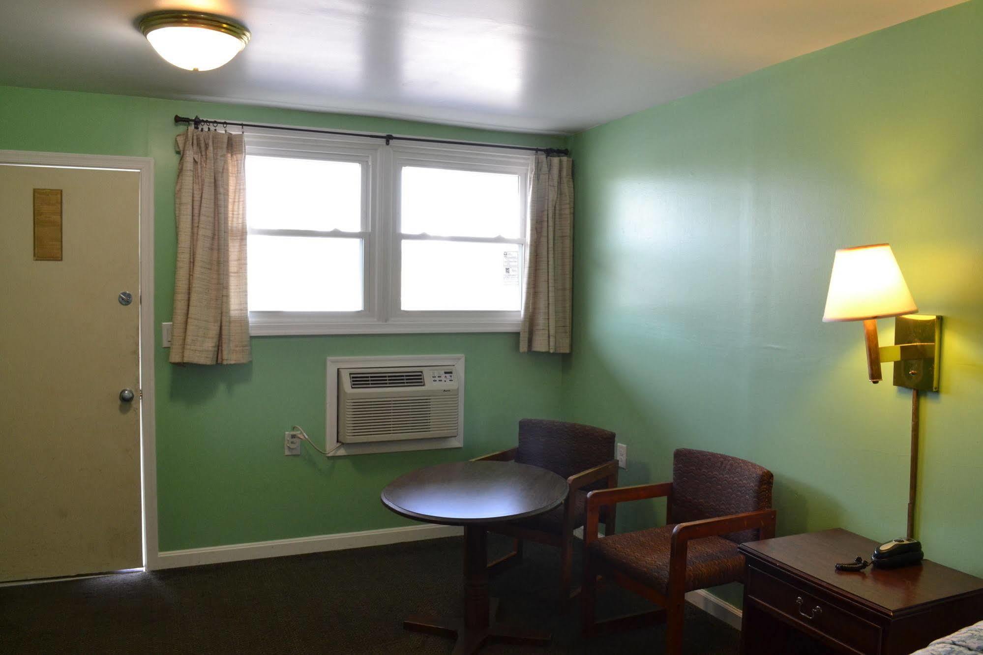 Budget Inn Christiansburg Extérieur photo